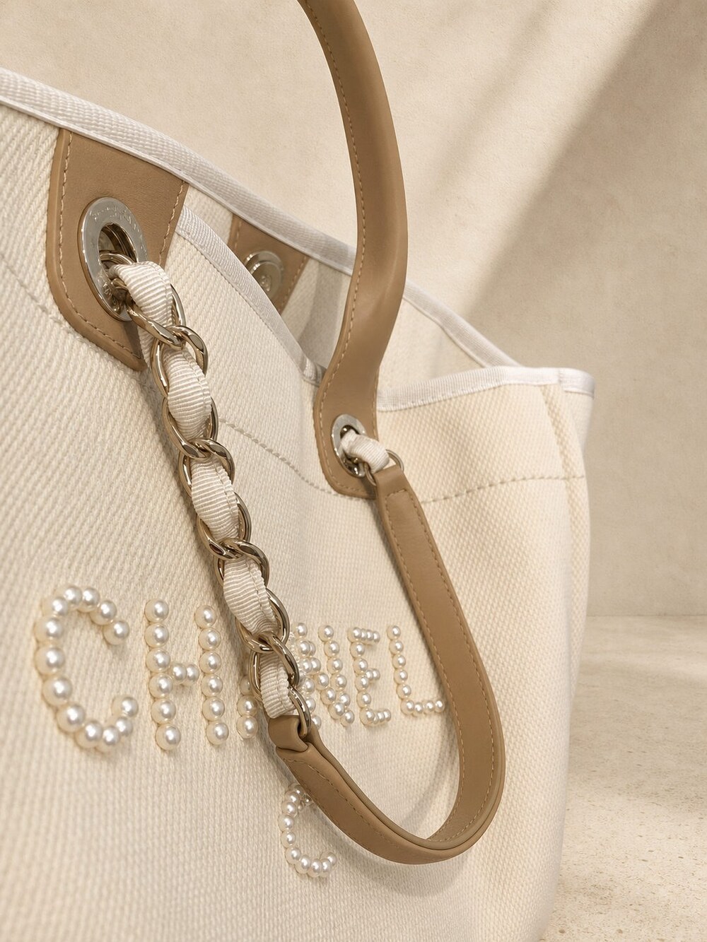 Chanel Medium Deauville Carryall Crafted in White Canvas - Picture 3 of 9